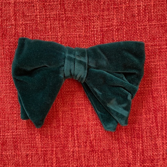 Vintage Other - VTG 70’s Dark Emerald Green Velvet Clip on Bow-tie